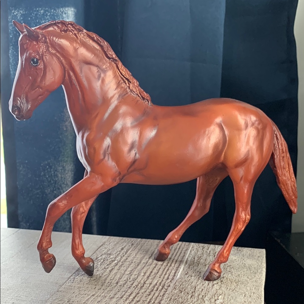 'Sonador' #750266 Breyer Chestnut Mare in motion
